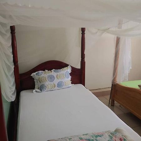 NEW AFRICAN VILLAGE Entebbe Exterior photo